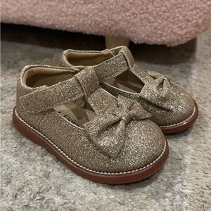 Felix and Flora Glittery Gold Toddler Shoes with Bow and Velcro closure size 5T